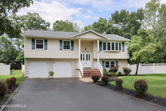 514 Oakview Drive, Toms River, NJ 08753