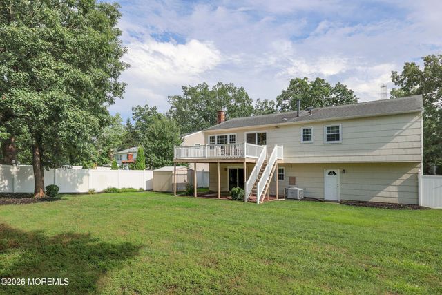 514 Oakview Drive, Toms River, NJ 08753