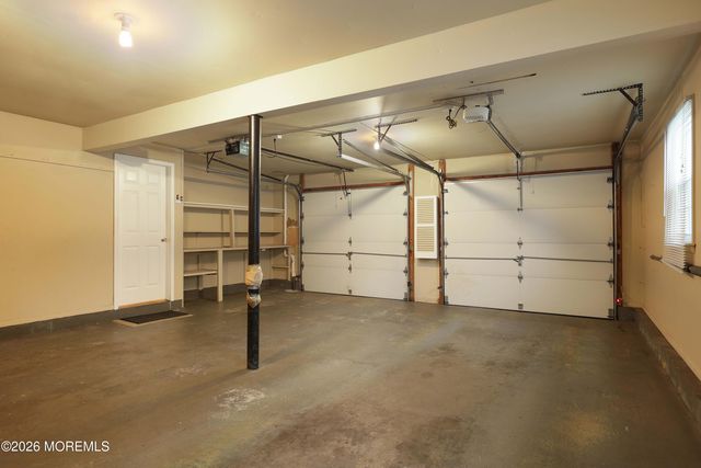 514 Oakview Drive, Toms River, NJ 08753