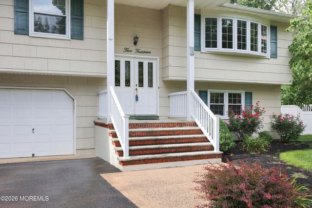514 Oakview Drive, Toms River, NJ 08753