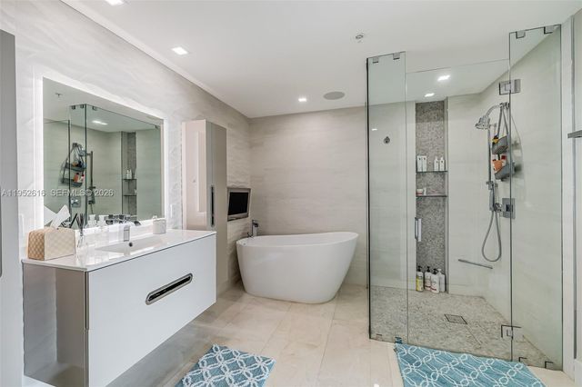 3400 SW 27th Avenue 802, Miami, FL 33133