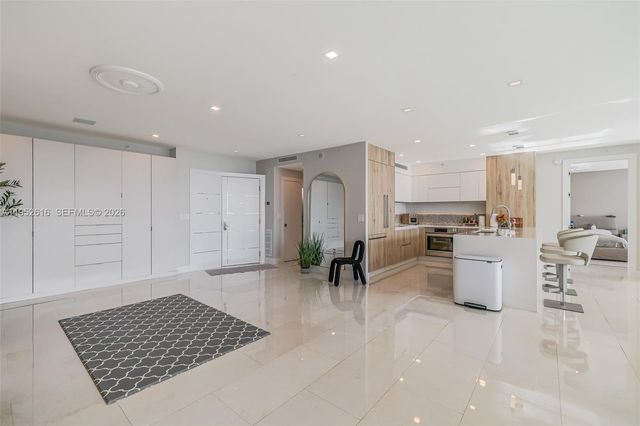 3400 SW 27th Avenue 802, Miami, FL 33133