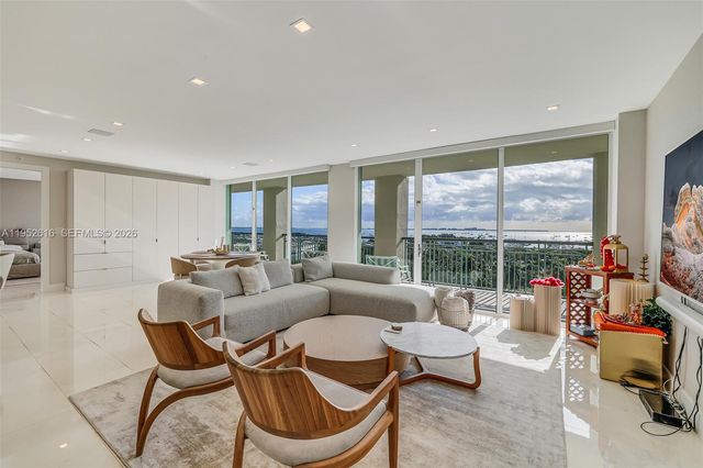 3400 SW 27th Avenue 802, Miami, FL 33133