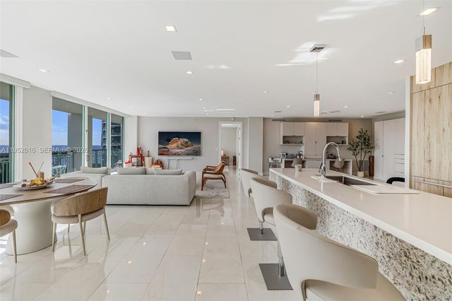 3400 SW 27th Avenue 802, Miami, FL 33133