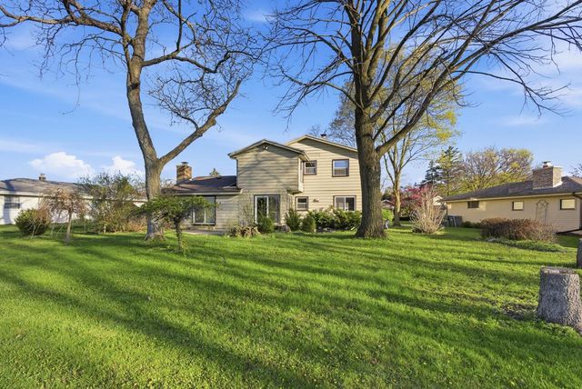 5782 Rustic LANE, Greendale, WI 53129