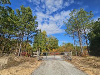 5752 Old Hohenwald Rd, Linden, TN 37096