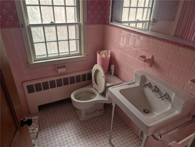 23 Wildrose Court, Warwick, RI 02888