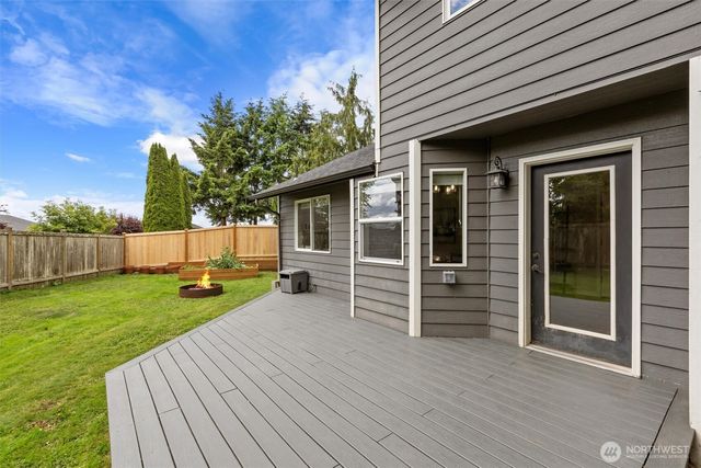 6104 44th Place NE, Marysville, WA 98270