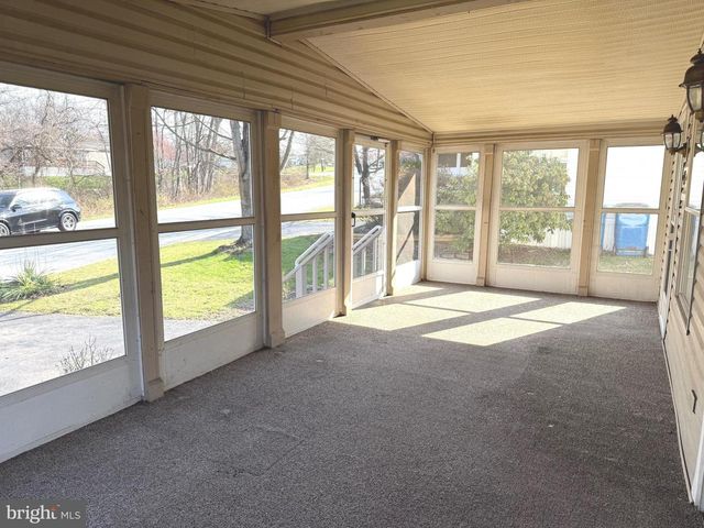 69 MEADOW RUN PL, Harrisburg, PA 17112