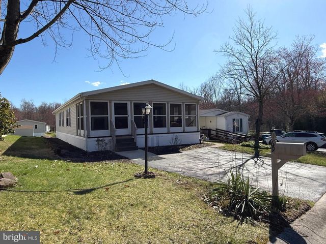 69 MEADOW RUN PL, Harrisburg, PA 17112