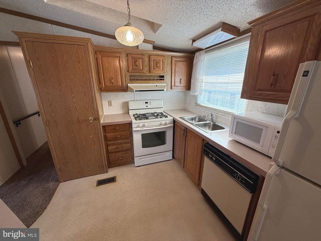 69 MEADOW RUN PL, Harrisburg, PA 17112