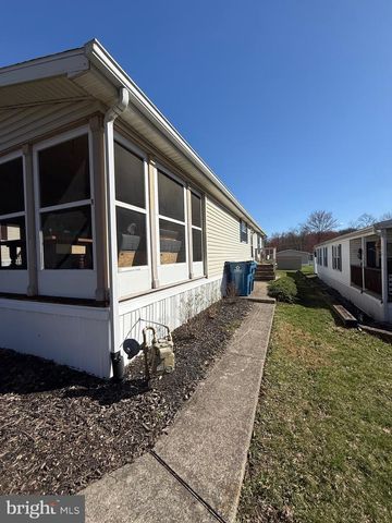 69 MEADOW RUN PL, Harrisburg, PA 17112