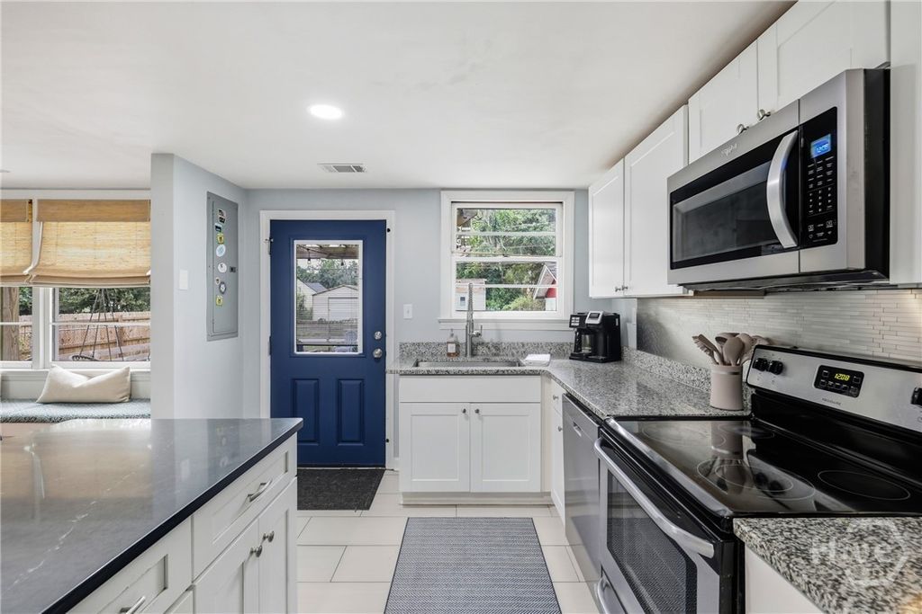 Image 8 of property listing at 3110 Wright Avenue, Savannah, GA 31404