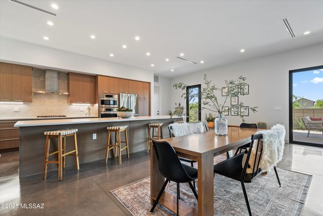 2805 N Bella Terraza Court N, Tucson, AZ 85712