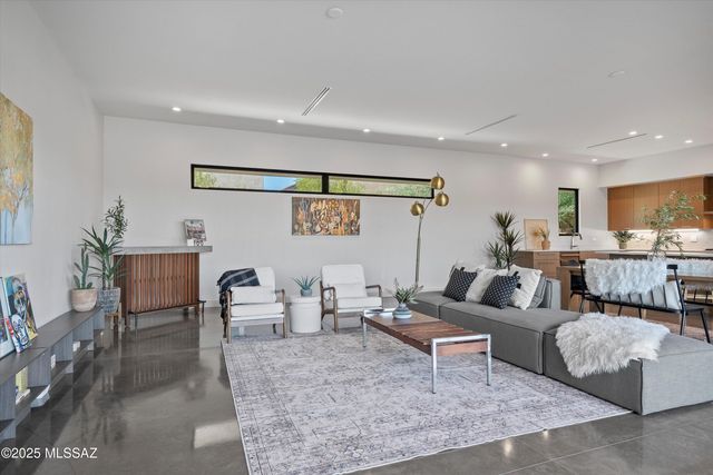 2805 N Bella Terraza Court N, Tucson, AZ 85712