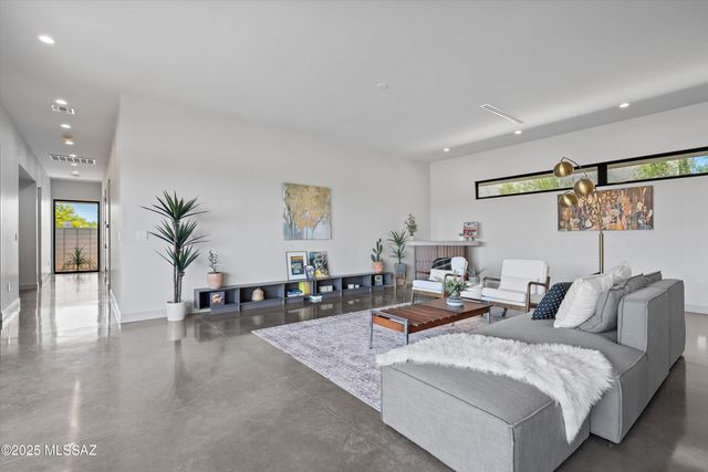 2805 N Bella Terraza Court N, Tucson, AZ 85712