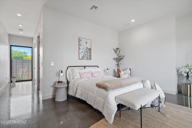 2805 N Bella Terraza Court N, Tucson, AZ 85712