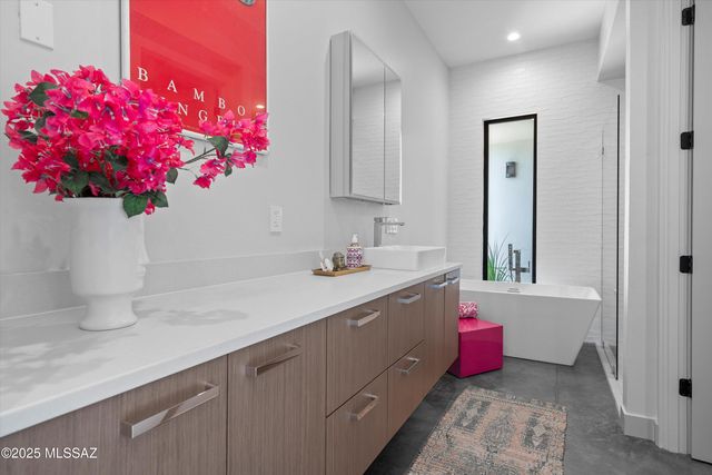 2805 N Bella Terraza Court N, Tucson, AZ 85712