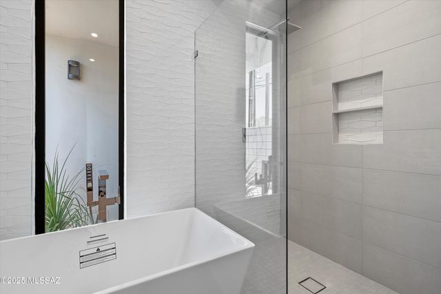 2805 N Bella Terraza Court N, Tucson, AZ 85712