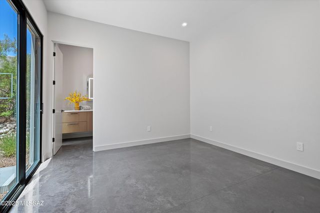 2805 N Bella Terraza Court N, Tucson, AZ 85712