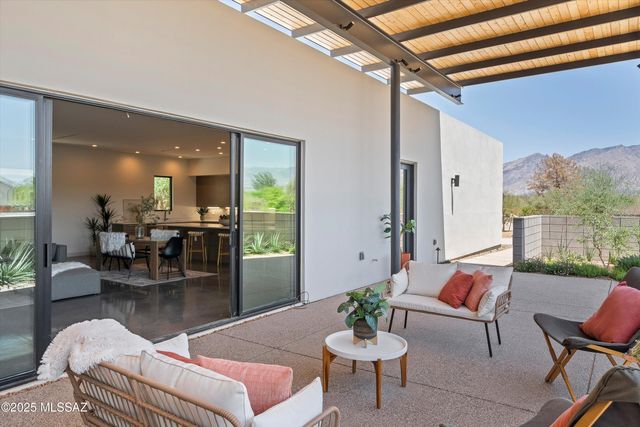 2805 N Bella Terraza Court N, Tucson, AZ 85712