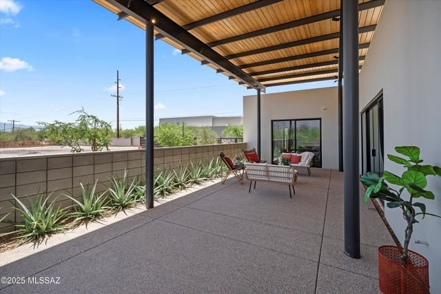 2805 N Bella Terraza Court N, Tucson, AZ 85712