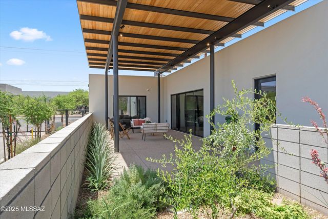 2805 N Bella Terraza Court N, Tucson, AZ 85712