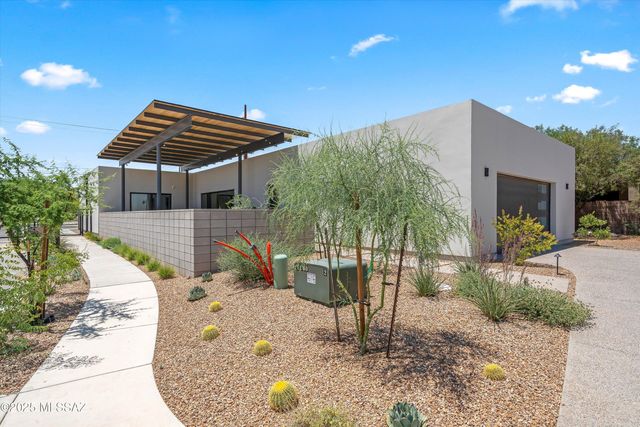 2805 N Bella Terraza Court N, Tucson, AZ 85712