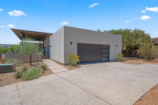 2805 N Bella Terraza Court N, Tucson, AZ 85712