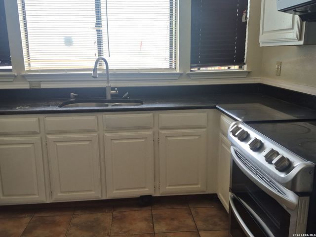 7014 HICKORY RIDGE DR, Converse, TX 78109
