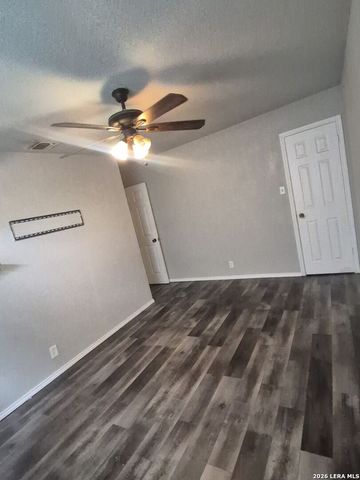 7014 HICKORY RIDGE DR, Converse, TX 78109