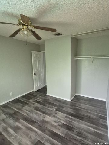 7014 HICKORY RIDGE DR, Converse, TX 78109