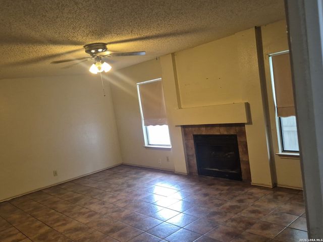 7014 HICKORY RIDGE DR, Converse, TX 78109