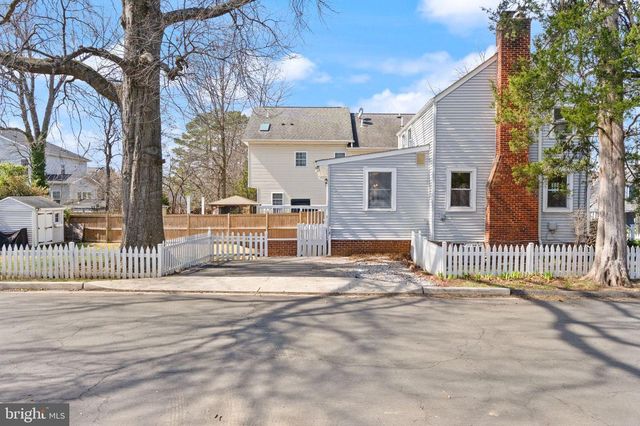 5800 3RD ST S, Arlington, VA 22204