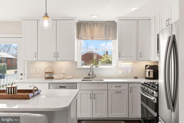 5800 3RD ST S, Arlington, VA 22204