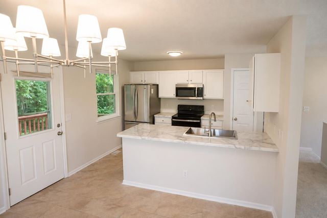 809 TIMBERS CT, Columbia, MO 65201
