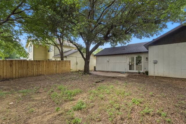 5523 Safari Trail, Arlington, TX 76018