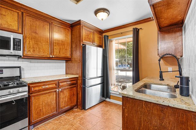 9319 Jaywood Drive, Houston, TX 77040