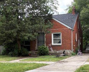 18609 Strasburg Street, Detroit, MI 48205