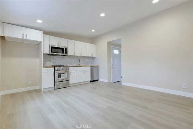 15115 Covello Street 3, Van Nuys, CA 91405