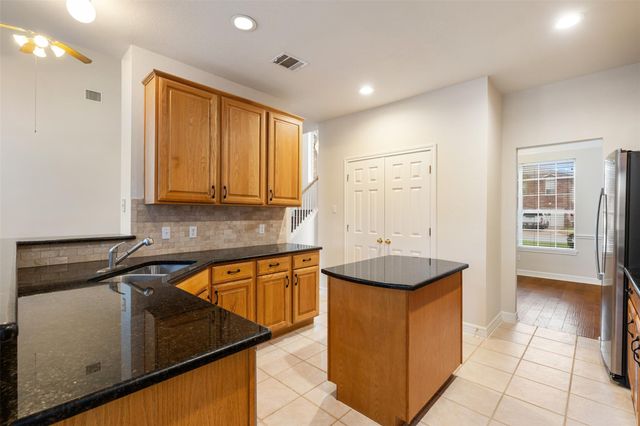 30022 OAKLAND HILLS DR, Georgetown, TX 78628