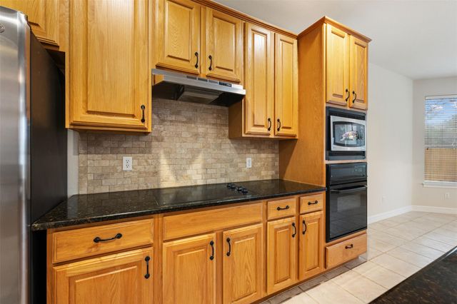 30022 OAKLAND HILLS DR, Georgetown, TX 78628