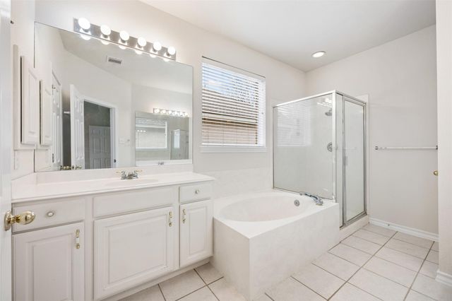 30022 OAKLAND HILLS DR, Georgetown, TX 78628