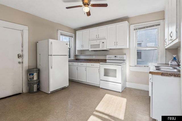 3863 California Street, Omaha, NE 68131