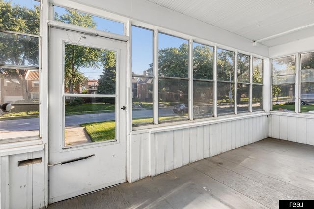 3863 California Street, Omaha, NE 68131