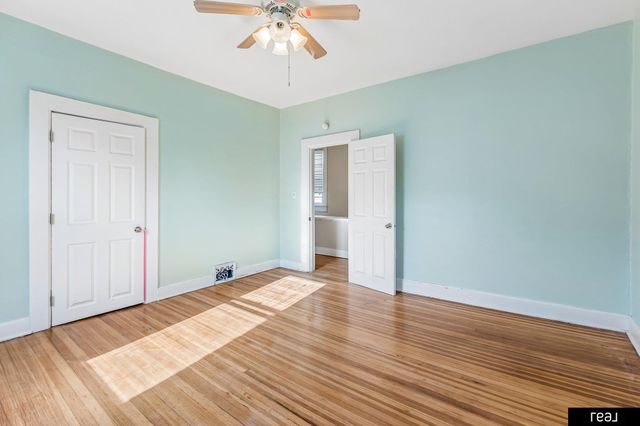 3863 California Street, Omaha, NE 68131