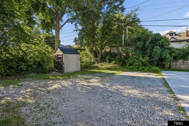 3863 California Street, Omaha, NE 68131