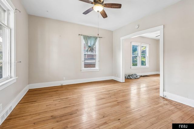3863 California Street, Omaha, NE 68131