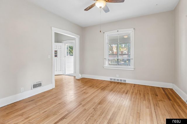 3863 California Street, Omaha, NE 68131