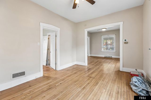 3863 California Street, Omaha, NE 68131